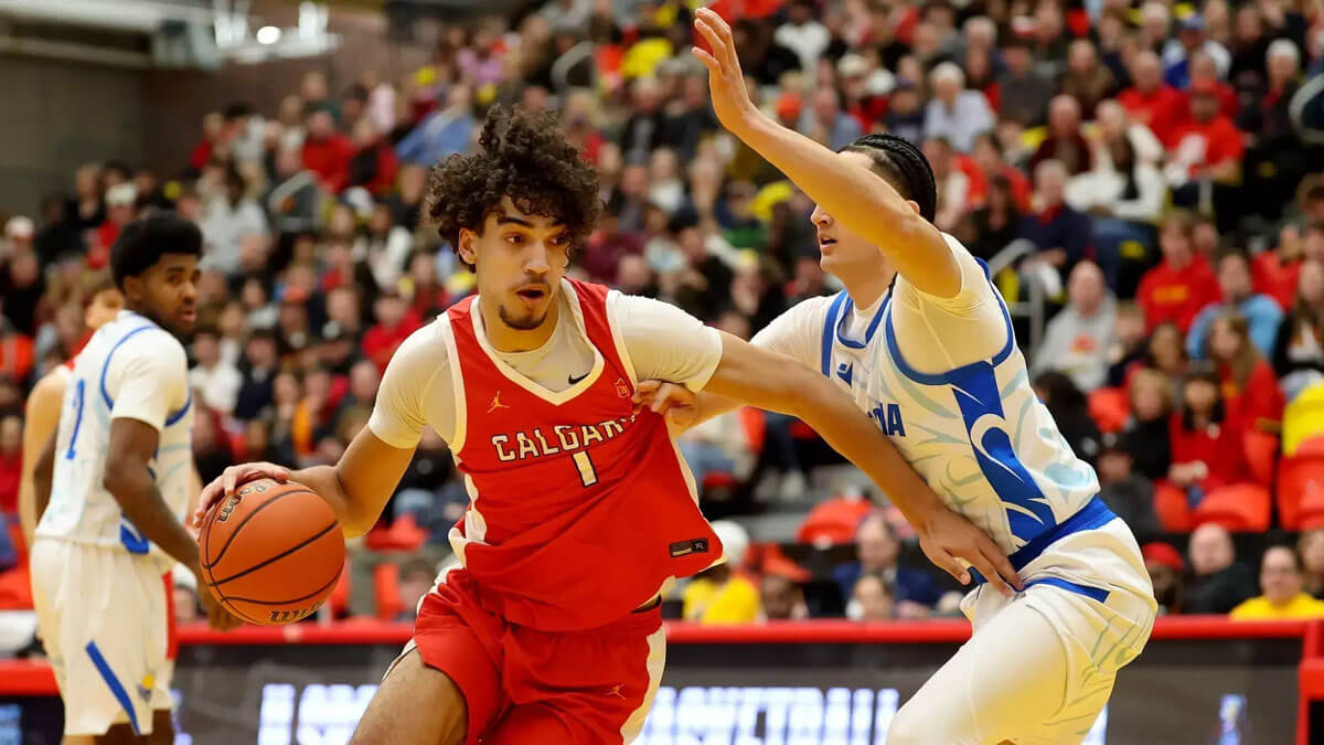 Four U SPORTS powers set for NCAA test at Baha Mar Summer League 65 Calgary Dinos guard Eli Djordjevic drives to the basket against Victoria Vikes forward Shadynn Smid during a Canada West matchup.
