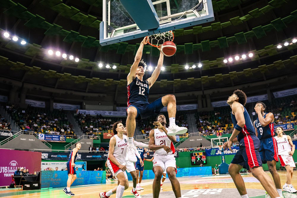 Cameron boozer throws down emphatic two hand slam during 118 36 win over canada