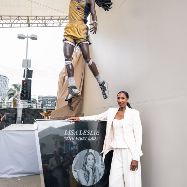 After 30 years, 'The First Lady of the WNBA', Lisa Leslie, gets a Sparks statue