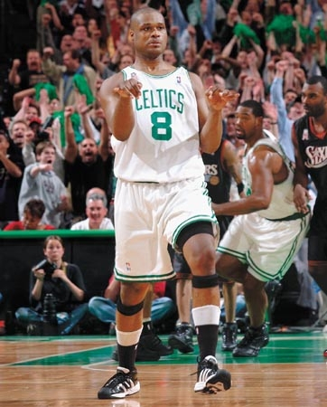 Antoine Walker Boston Celtics Shimmy
