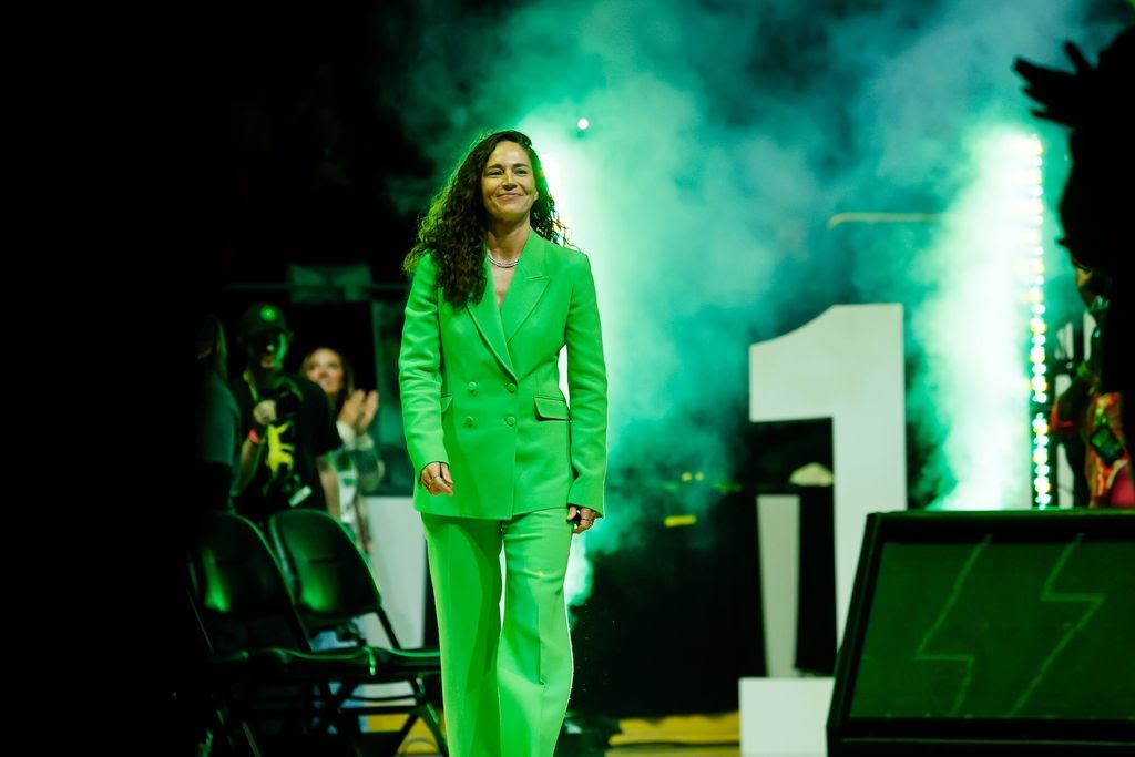 Sue Bird and Sylvia Fowles fly to the rafters on the same night