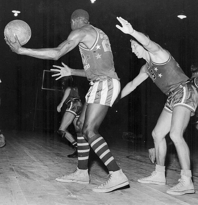 Canadian basketball 1940s norm baker guarding harlem globetrotters
