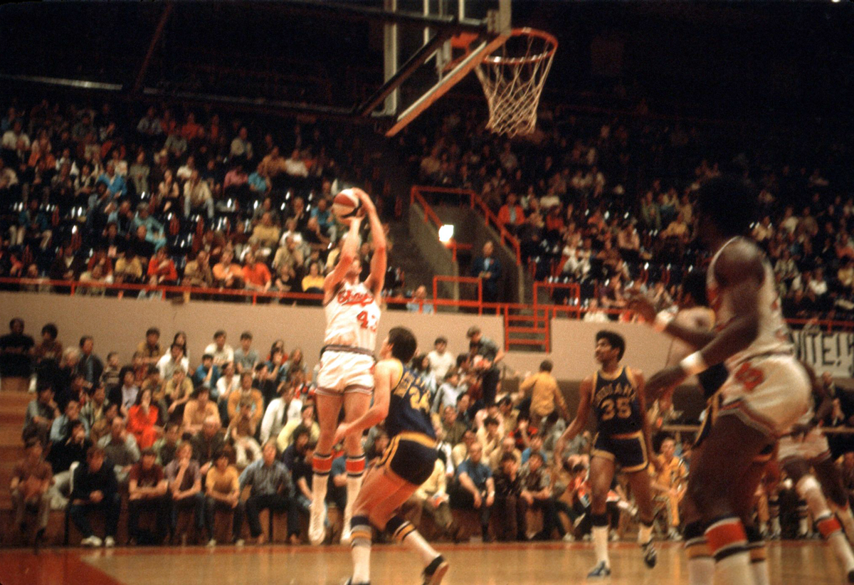 Canadian basketball player bobby croft shots a jumpshot for the kentucky colonels aba basketball
