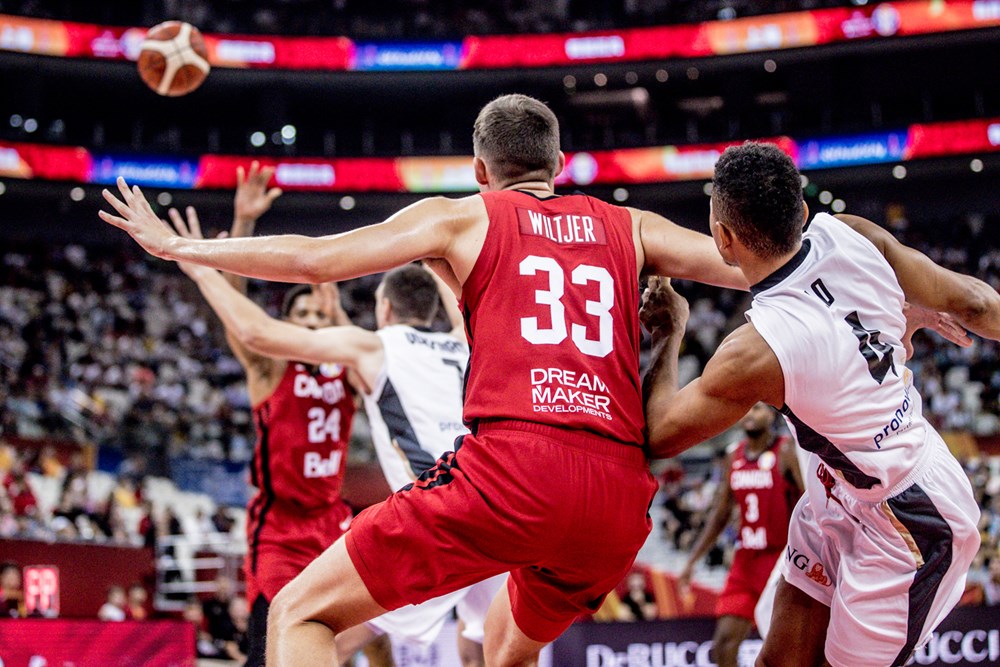 Canadian Kyle Wiltjer Takes Advantage Of Mismatch Bangs Down Low Against Germany 2019 Fiba World Cup China