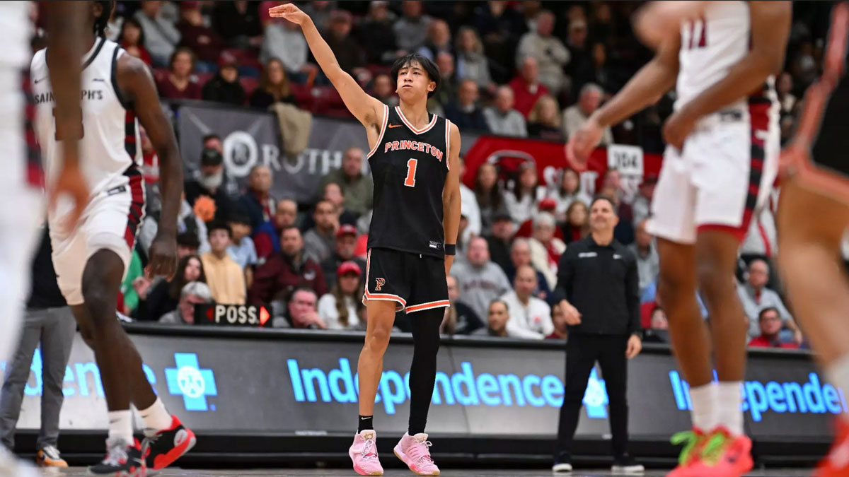 Canadian point guard xaivian lee knocks down three pointer on his way to first career triple double