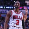 Chicago Welcomes Wade Home Sends Calderon Lakers Flash
