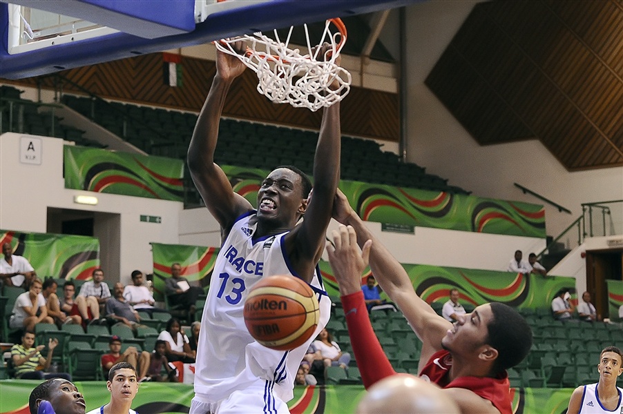 France hands Canada tough opening lose at the 2014 FIBA World Championships
