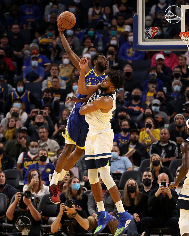 Golden state warriors andrew wiggins posterizes timberwolves karl anthony towns