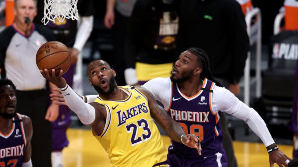 Lakers take a 2-1 series lead for first Staples Center playoff game since 2013