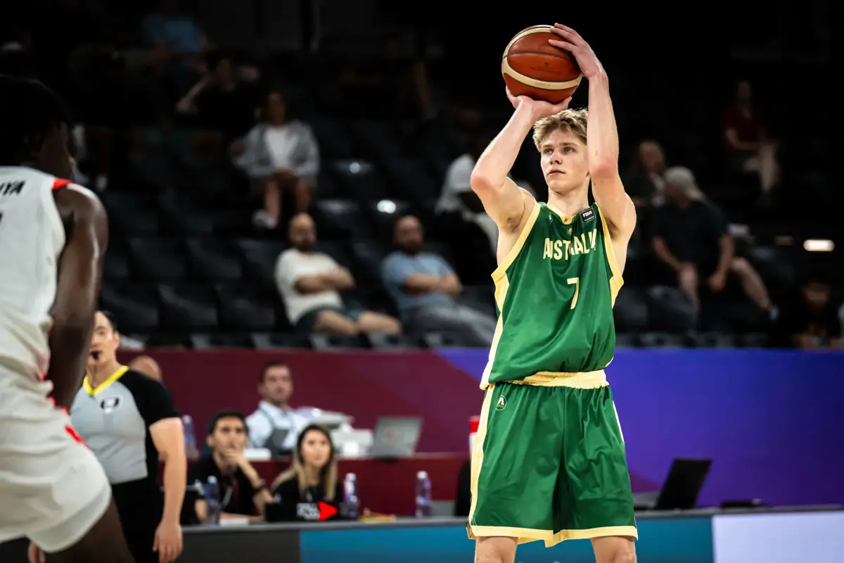luke paul shoots the ball during canada vs australia fiba u17 world cup 2026