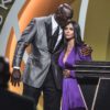 Michael Jordan kisses Vanessa Bryant on the forehead at 2021 Basketball Hall-of-Fame