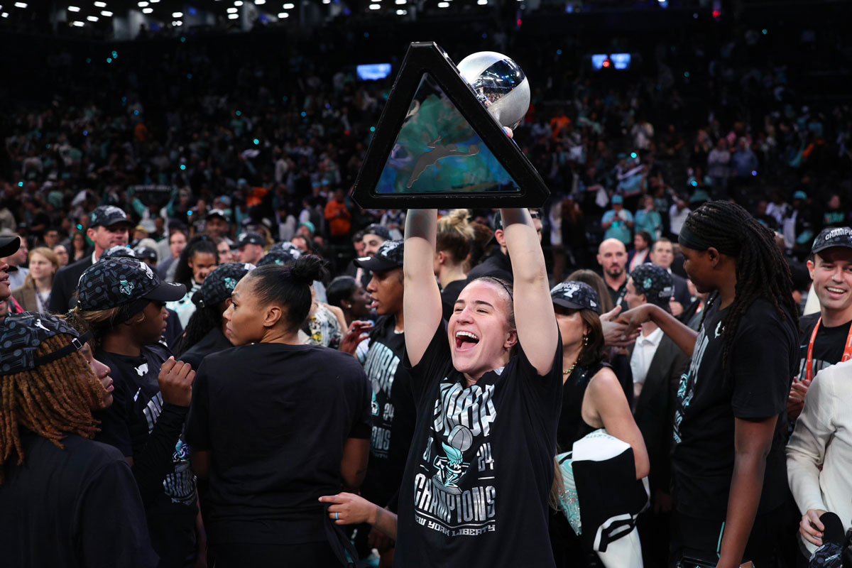 New york liberty guard sabrina ionescu lifts wbna trophy