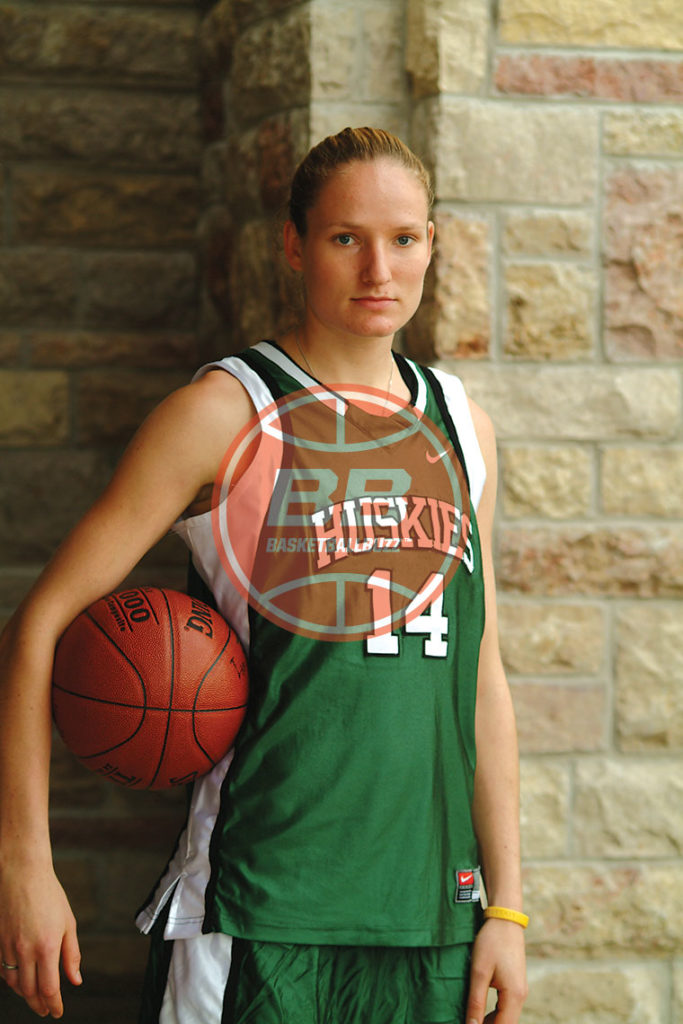 Sara Crooks Follow The Leader Credentials Basketballbuzz Magazine 2006