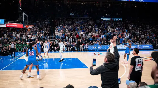 Shai Gilgeous-Alexander during the game in which he broke Wilt Chamberlain’s 63-year-old NBA record with his 127th consecutive 20-point performance.