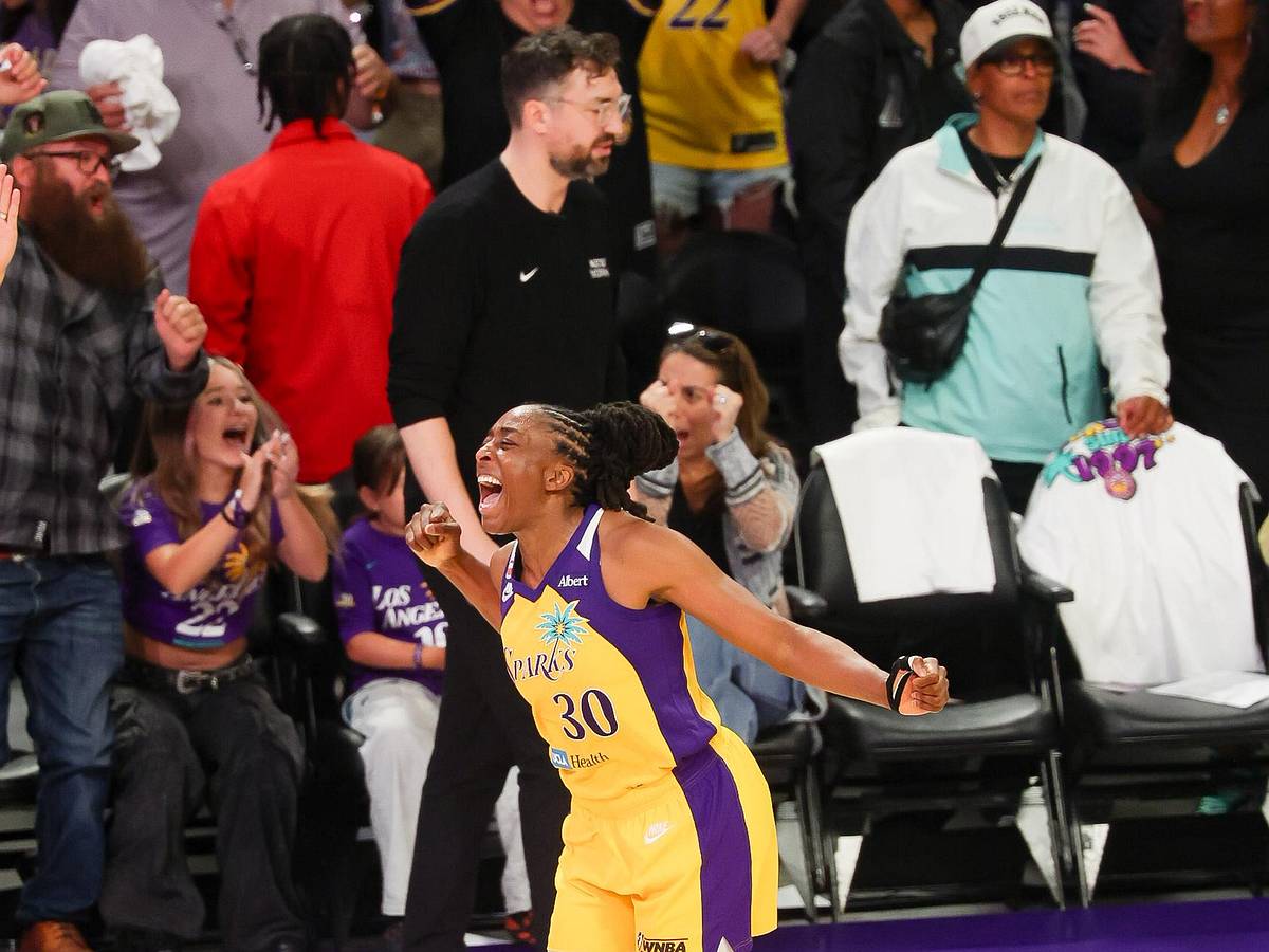 Sparks shock Liberty in WNBA 30th anniversary game